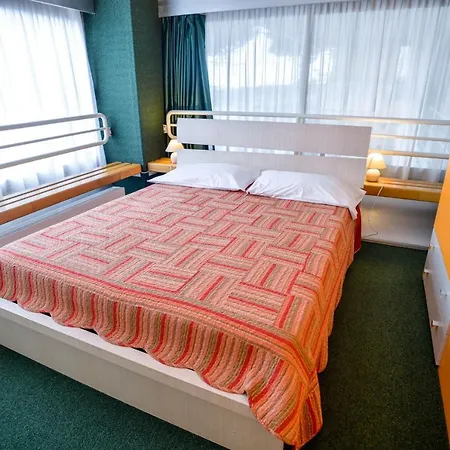 Res.albare/solaria Apt.solandra *